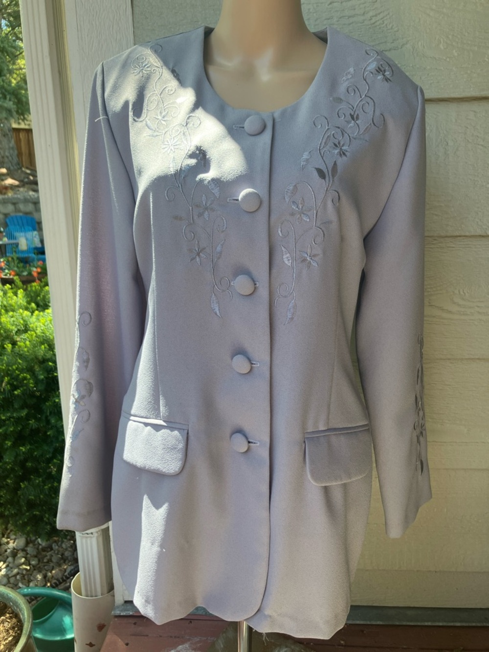 Light gray suit embroidered